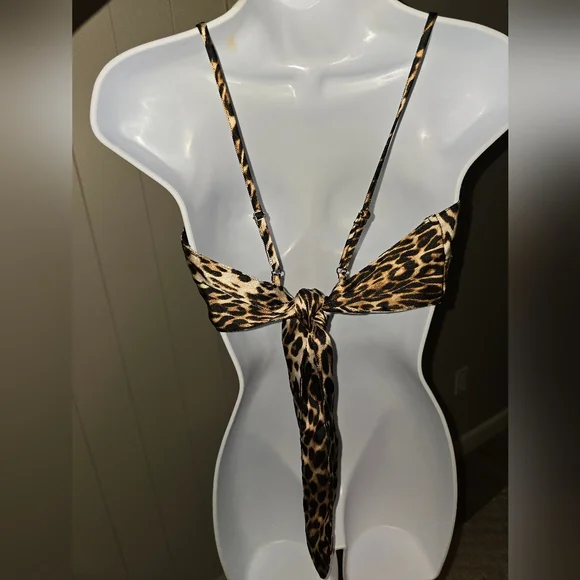 5 for $25 Bundle Deal - Leopard print hankerchief crop top - Picture 3 of 4